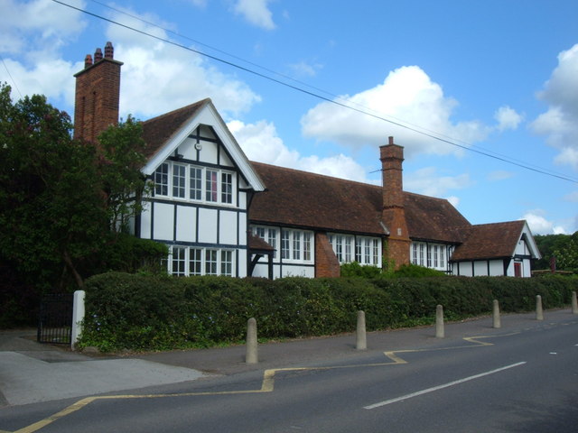 File:Husborne Crawley Lower School (C) Mr Biz - Geograph - 1311065.jpg