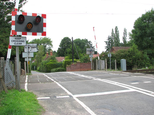File:Level crossing at Church Road - Geograph - 1429272.jpg