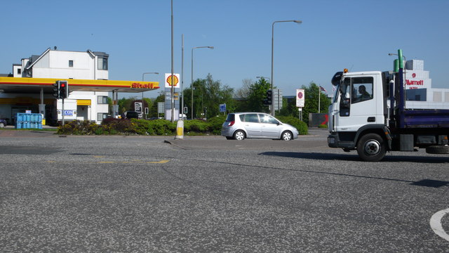 File:Maybury junction, Edinburgh - Geograph - 802814.jpg