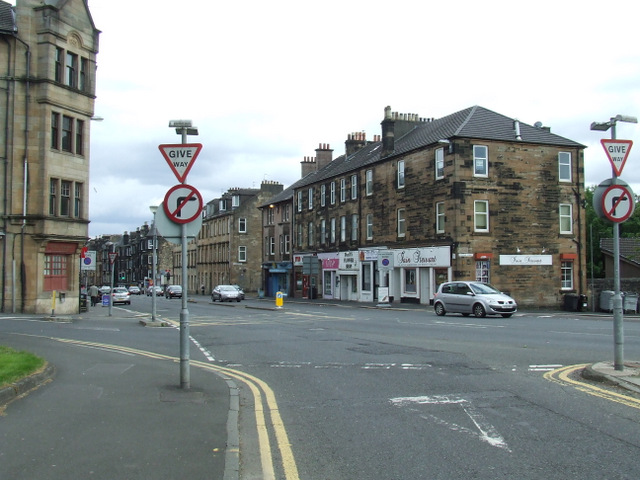 File:Calside at Causeyside Street - Geograph - 3518060.jpg