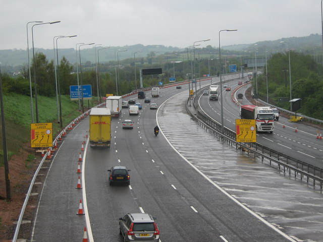 File:M5 Motorway Looking North Towards Junction 4 From B4091, Catshill - Geograph - 1283526.jpg