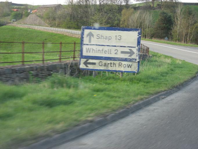 File:Old Sign, climbing out of Kendal - Coppermine - 13726.JPG