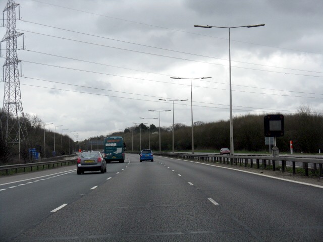 File:M40 Motorway at junction 1a - Geograph - 1792777.jpg