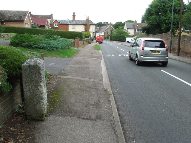 File:Old Milestone - Geograph - 3650938.jpg