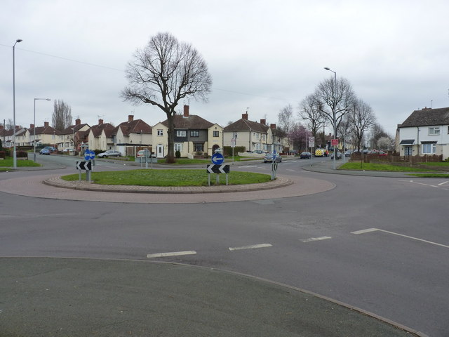 File:Roundabout near Old Fallings - Geograph - 2858469.jpg