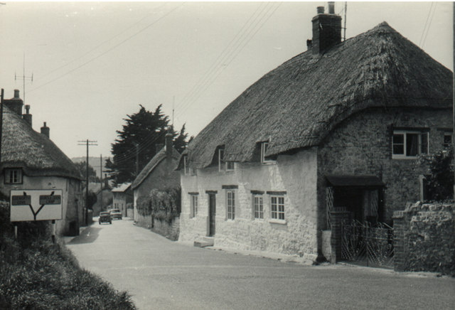 File:West Lulworth c.1960 - Geograph - 325290.jpg