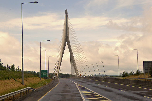 File:River Suir Bridge, Waterford - Geograph - 6091859.jpg