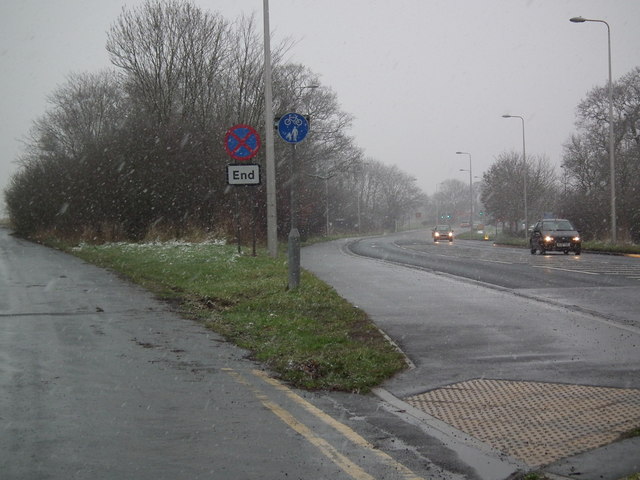 File:The old and the new road- A1098,... (C) Chris - Geograph - 3296307.jpg