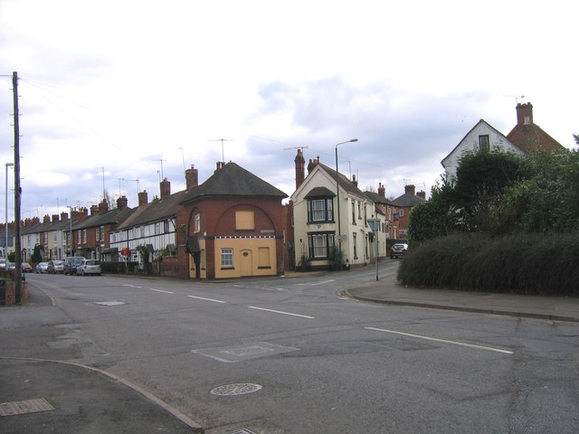 File:The Holloway Junction, Droitwich Spa - Geograph - 1187243.jpg
