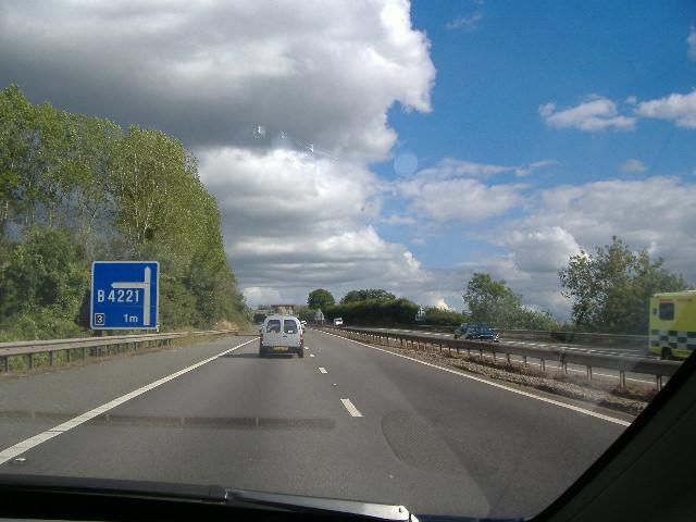 File:Approaching J3, Newent. A non-standard exit sign, for obvious reasons. - Coppermine - 7502.JPG