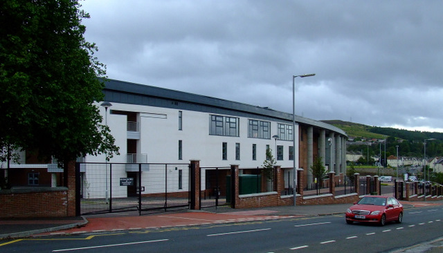 File:B7054 Notre Dame High School - Geograph - 2590753.jpg