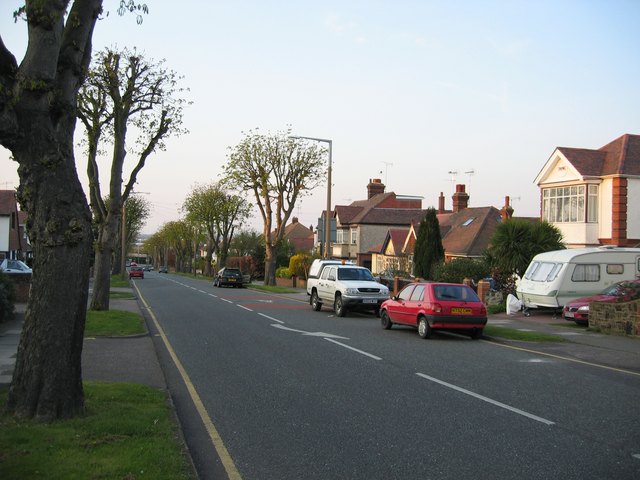File:Southbourne Grove - Geograph - 768945.jpg