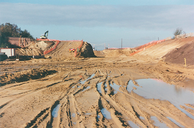 File:M20 motorway construction at Sandyhurst Lane - Geograph - 1446568.jpg