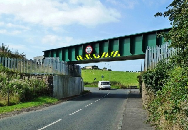 File:Railway Bridge at Mossblown (C) Mary and Angus Hogg - Geograph - 3634396.jpg