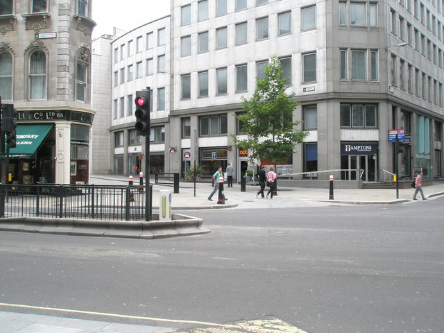 File:Junction of Queen Victoria and Watling Streets - Geograph - 881920.jpg