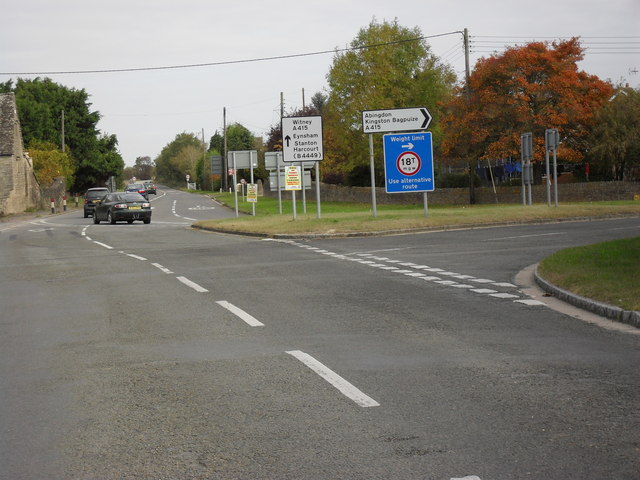 File:Junction of the B4499 and the A415 - Geograph - 1567129.jpg