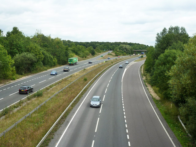 File:A10 looking north - Geograph - 4626599.jpg