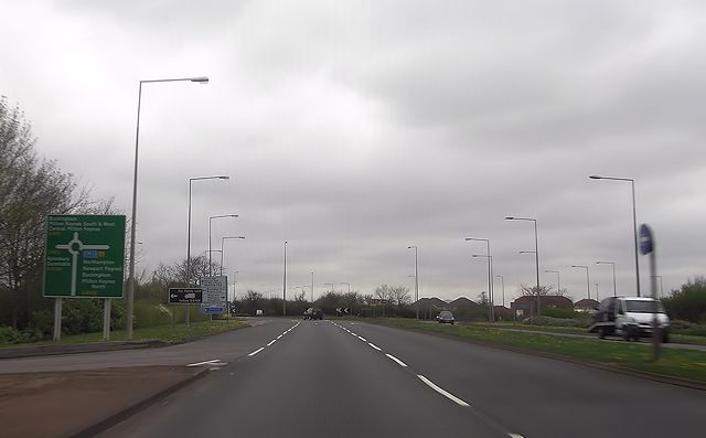 File:Approaching Brinklow roundabout - Geograph - 3924513.jpg