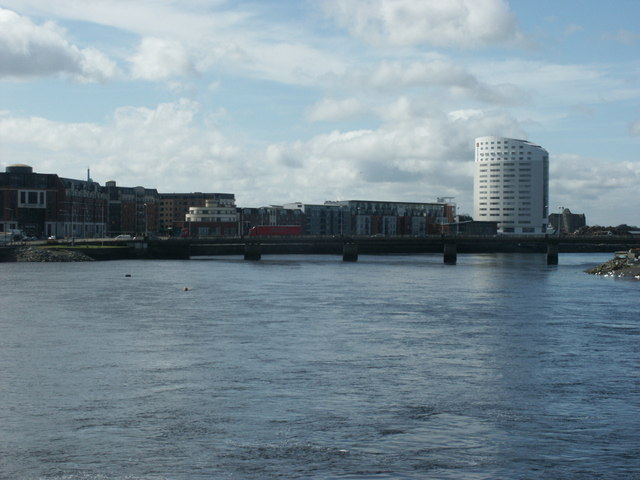 File:River Shannon at Limerick - Geograph - 411623.jpg