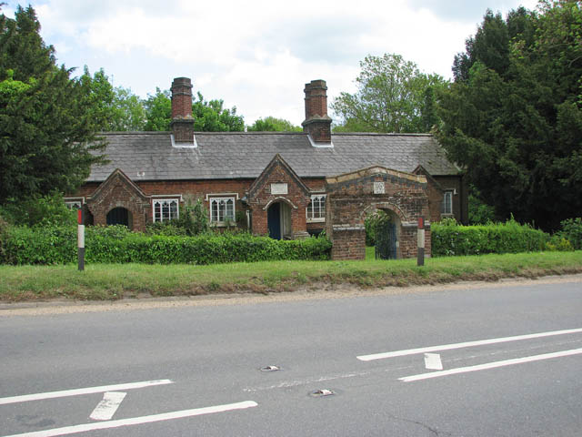 File:19th century cottages - Geograph - 1310265.jpg