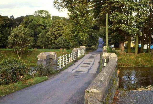 File:Lindsay's Bridge, Banbridge (4) - Geograph - 989156.jpg