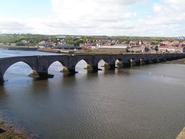 File:Old Low level bridge across the River Tweed - Geograph - 181163.jpg