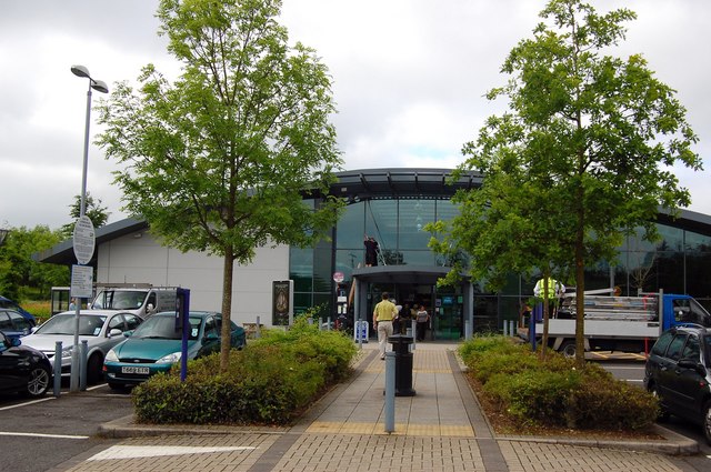 File:Winchester Services - Geograph - 1329655.jpg
