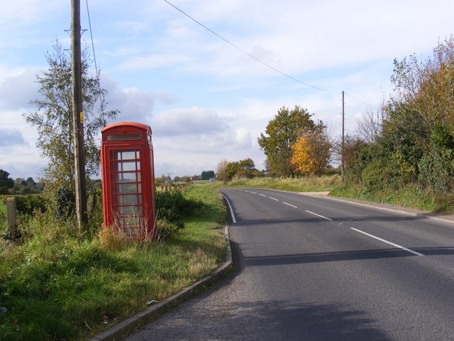 File:A1066 Low Road - Geograph - 1024943.jpg