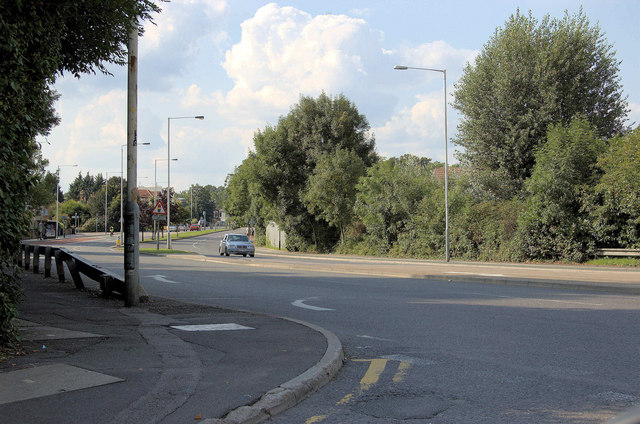 File:Junction of Hillingdon Road and Kingston Lane, Uxbridge - Geograph - 1435890.jpg