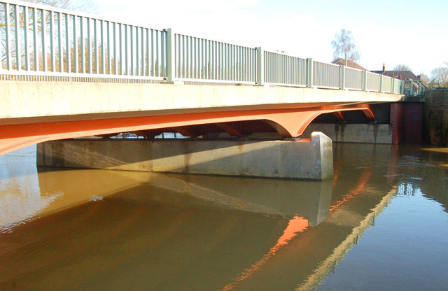 File:A423 bridge over flooded River Leam, Marton - Geograph - 1668967.jpg