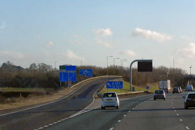 File:Southbound M40, Exit at Junction 11 - Geograph - 3299339.jpg