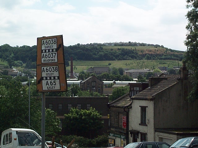 File:Old road sign at bottom of Baildon Road - Geograph - 24939.jpg