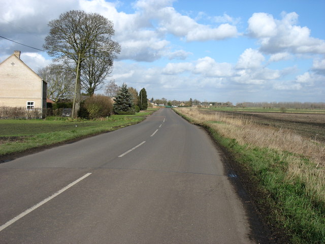 File:Great Fen Road - Geograph - 4366777.jpg