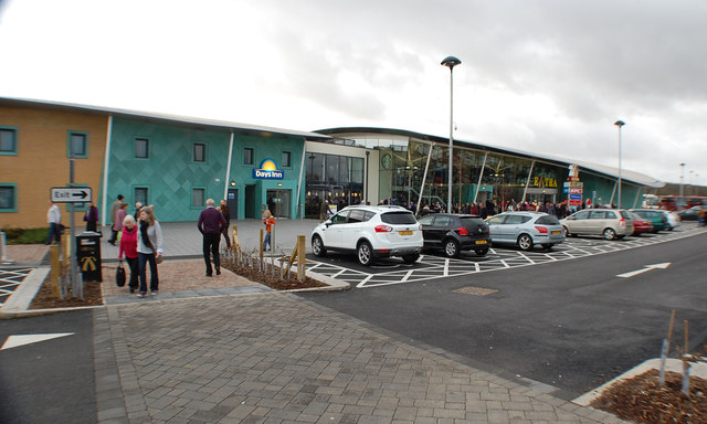 File:New Service Area, Cobham M25 (C) Julian P Guffogg - Geograph - 3268945.jpg