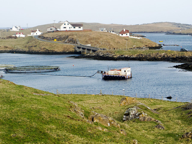 File:North Mouth and South Mouth, Out Skerries - Geograph - 3928185.jpg