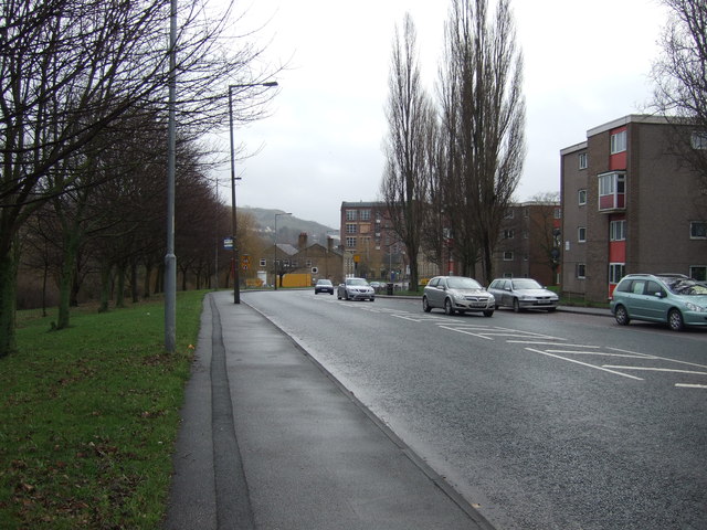 File:Valley Road (A6037) (C) JThomas - Geograph - 2746642.jpg