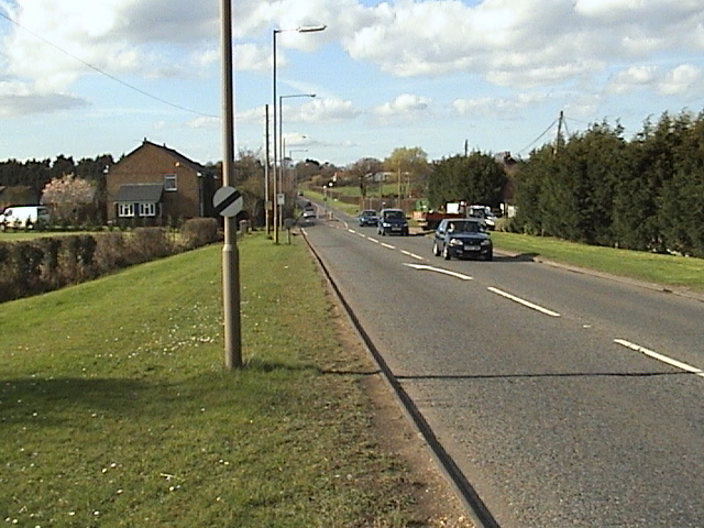 File:A128 North of A127 junction - Coppermine - 5479.jpg
