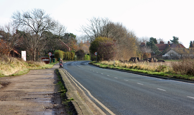 File:Entering Pocklington from the west - Geograph - 1053400.jpg
