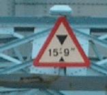 File:Height warning sign (close-up) - Coppermine - 21493.jpeg