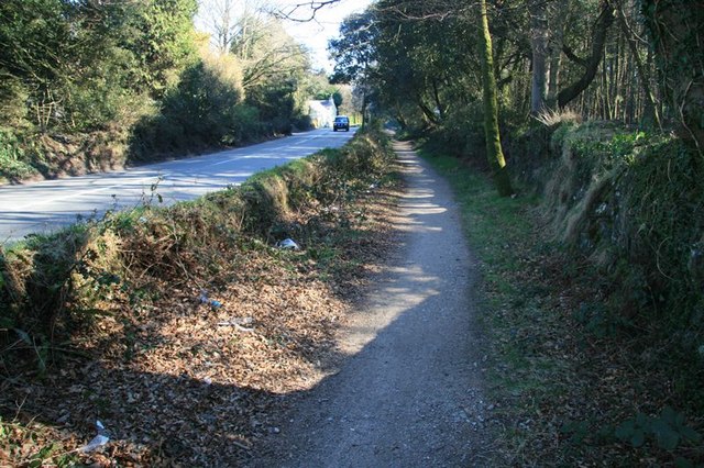 File:Line of old tramway near Scorrier.jpg