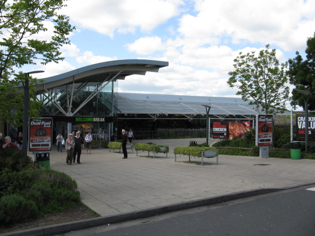 File:M40 Wheatley Services - Main Building - Geograph - 1325674.jpg