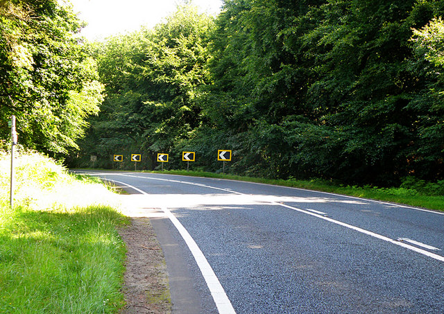 File:Sharp Bend, A4136 - Geograph - 890975.jpg