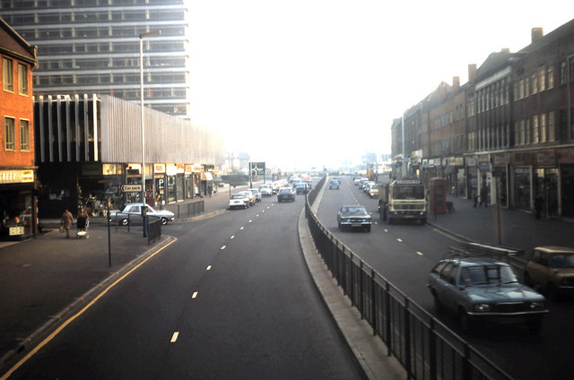 File:Tolworth Broadway (1975) - Geograph - 1708281.jpg