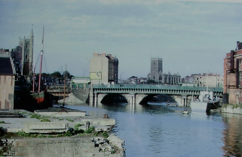 File:Bristol Bridge after the war.jpg