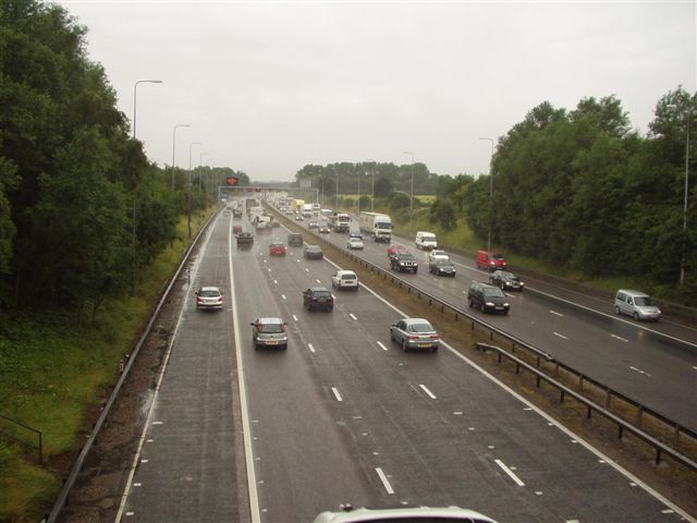 File:M42 Junctions 6 to 5 Hard Shoulder Running With ATM - Coppermine - 19029.JPG