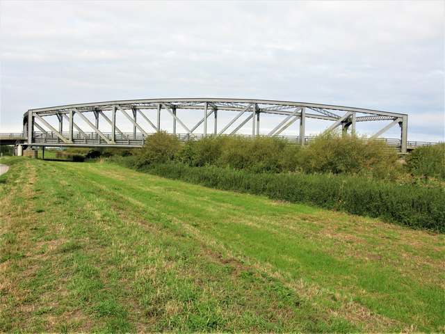 File:Carlton New Bridge, River Aire, Snaith - Geograph - 5891449.jpg