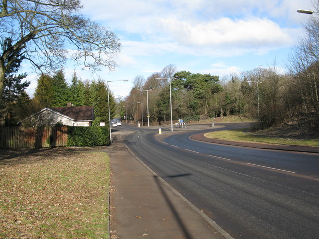 File:Roundabout on the B755 in Hamilton - Geograph - 1752390.jpg