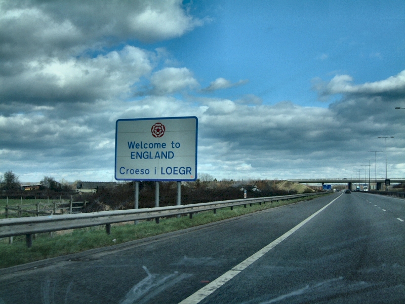 File:M4 Welcome to England - Coppermine - 2730.jpg