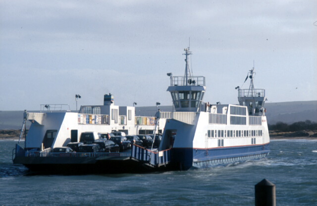 File:Sandbanks ferry - Geograph - 377613.jpg