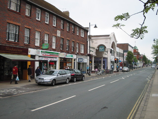 File:Fleet Road, Fleet (C) Darren Smith - Geograph - 17028.jpg